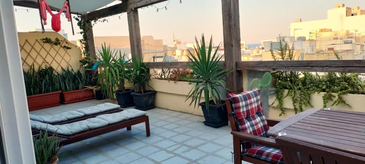 110 Sq.M. Stunning Penthouse With Large Terrace Apartman San Pawl il-Baħar Kültér fotó